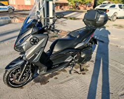 Yamaha X-Max 400