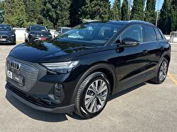 AUDI Q4