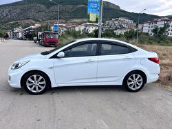 HYUNDAI ACCENT BLUE