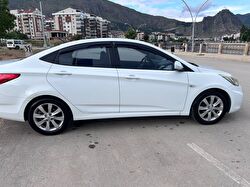 HYUNDAI ACCENT BLUE
