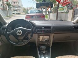 VOLKSWAGEN BORA