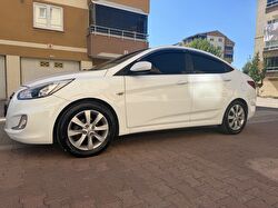 HYUNDAI ACCENT BLUE