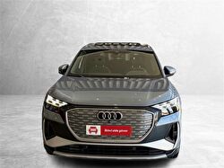 AUDI Q4