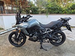 Suzuki V-Storm 800 SE