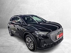 AUDI Q4