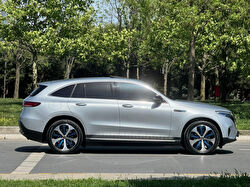 MERCEDES-BENZ EQC