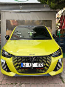 PEUGEOT 208