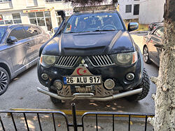 MITSUBISHI L200