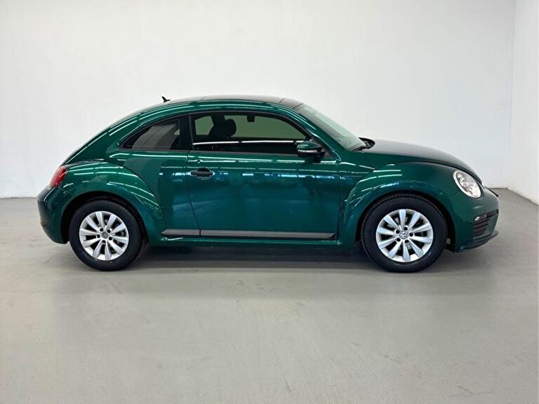 VOLKSWAGEN BEETLE