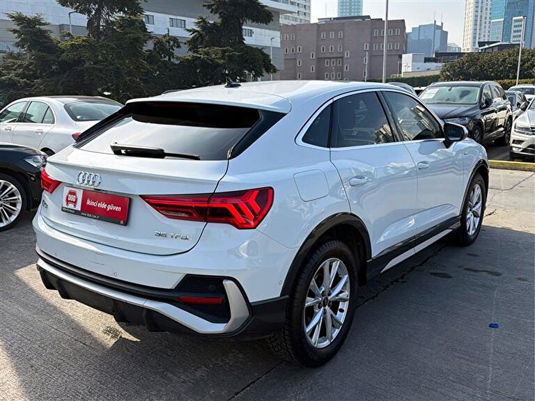AUDI Q3 SPORTBACK