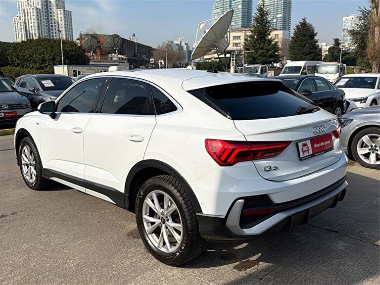 AUDI Q3 SPORTBACK