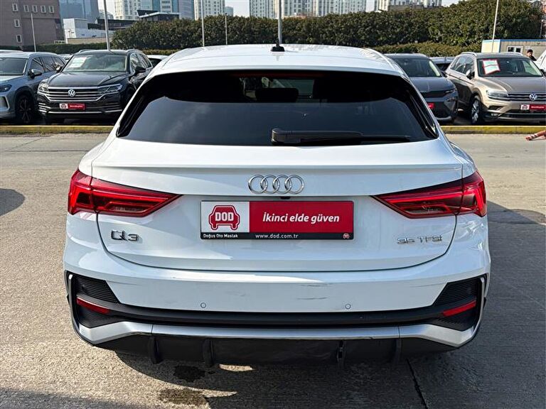 AUDI Q3 SPORTBACK