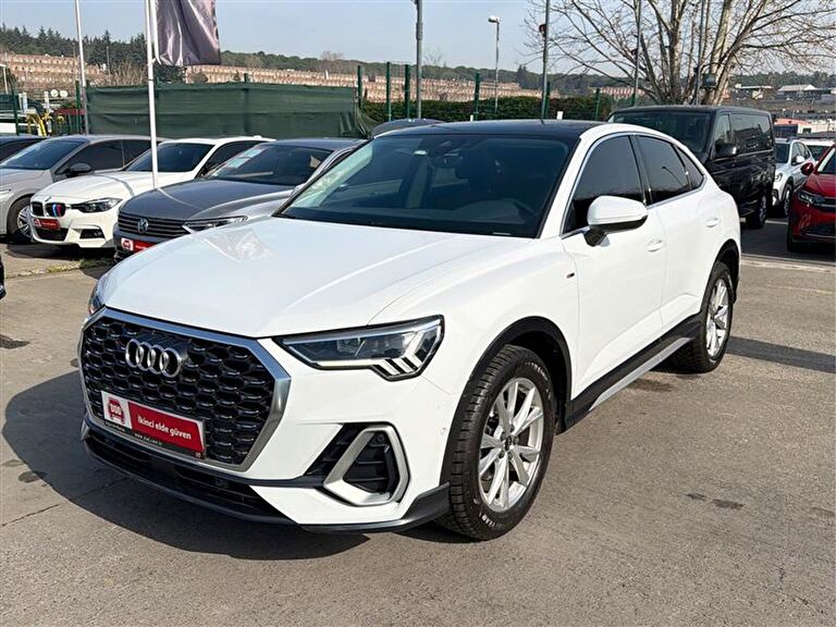 AUDI Q3 SPORTBACK