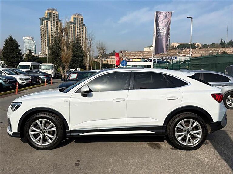 AUDI Q3 SPORTBACK