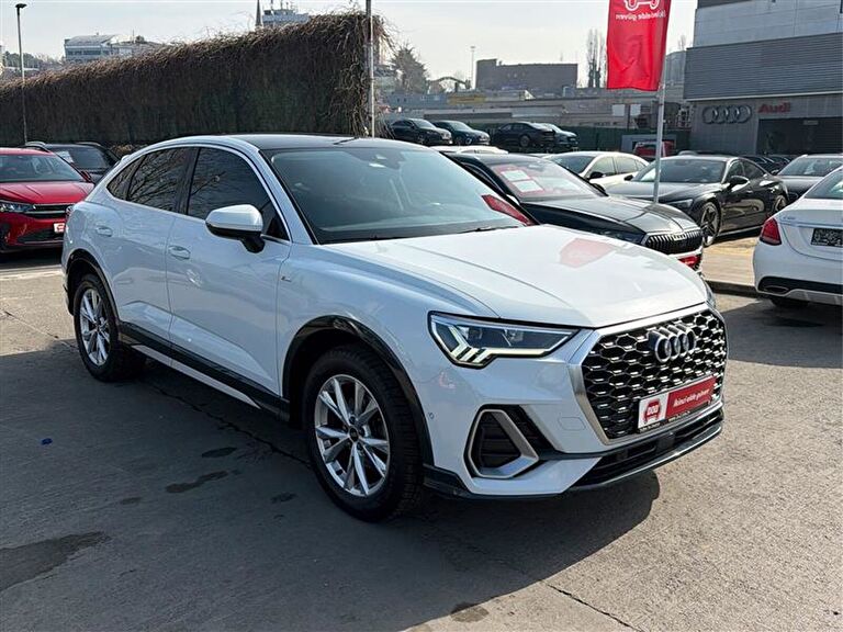 AUDI Q3 SPORTBACK