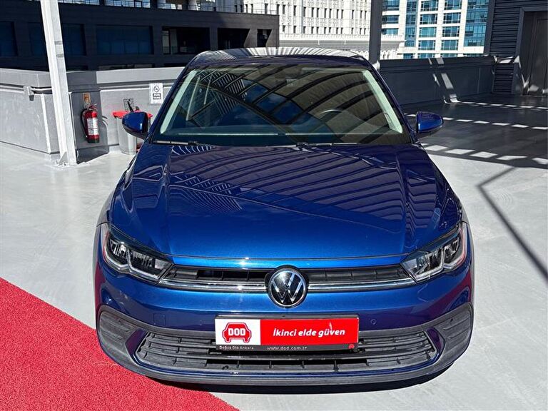 VOLKSWAGEN POLO