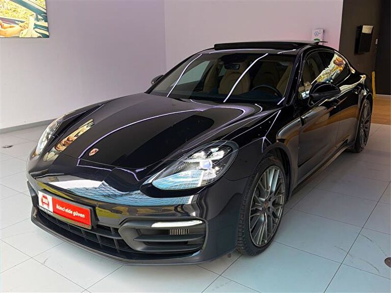 PORSCHE PANAMERA