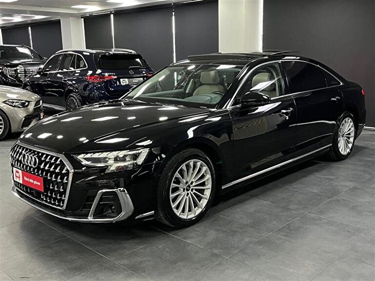 AUDI A8