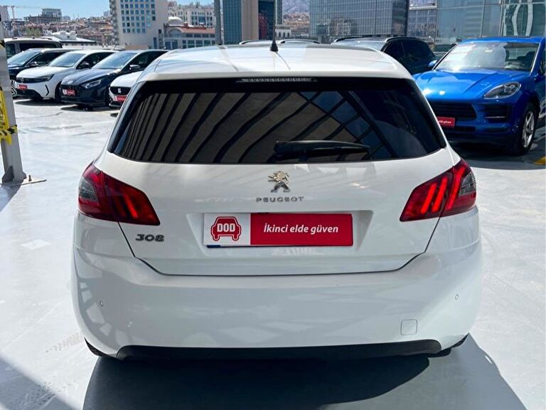 PEUGEOT 308