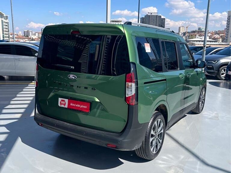 FORD TOURNEO COURIER