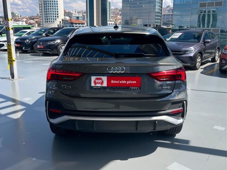AUDI Q3 SPORTBACK