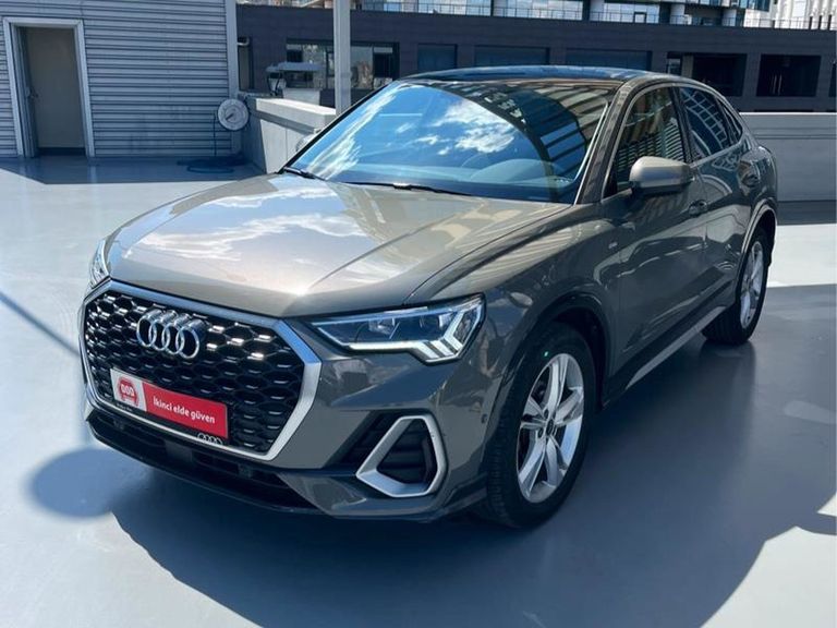 AUDI Q3 SPORTBACK