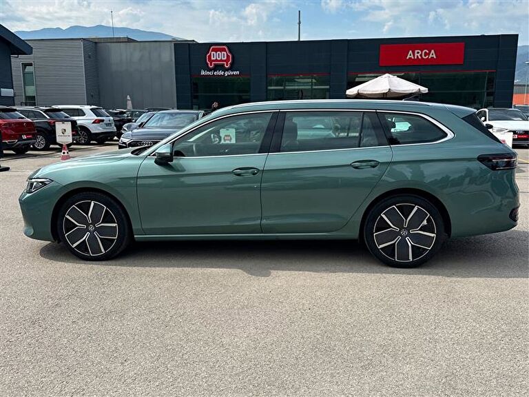 VOLKSWAGEN PASSAT