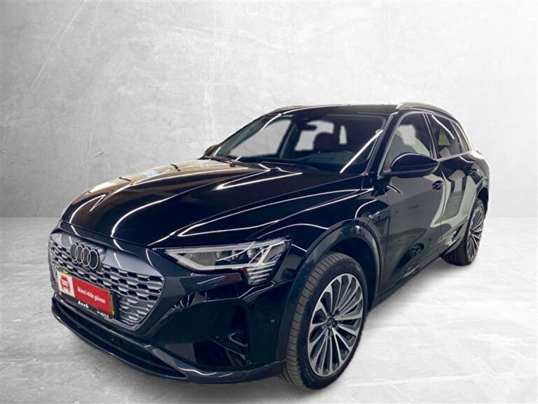 AUDI Q8 E-TRON