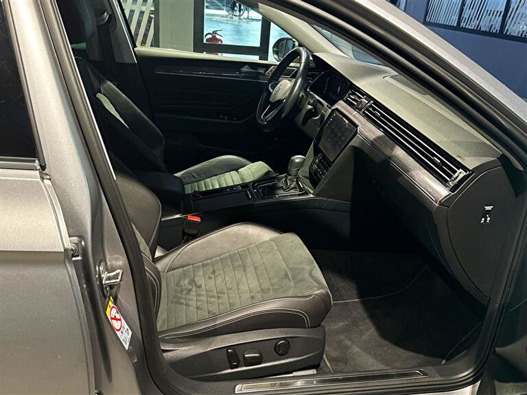 VOLKSWAGEN PASSAT VARIANT