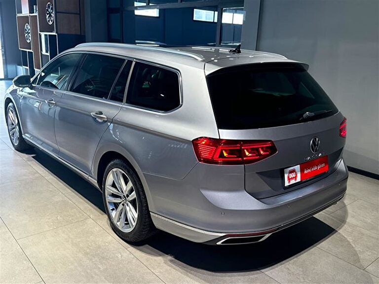 VOLKSWAGEN PASSAT VARIANT