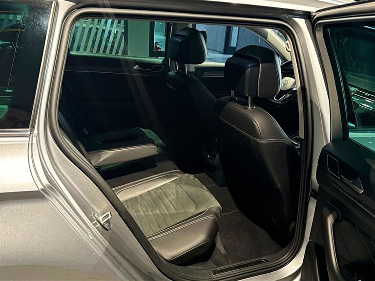 VOLKSWAGEN PASSAT VARIANT