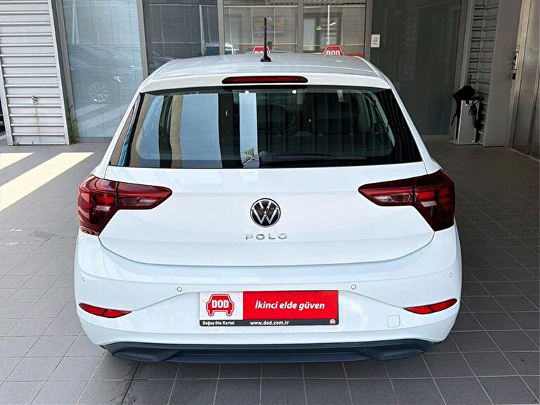 VOLKSWAGEN POLO