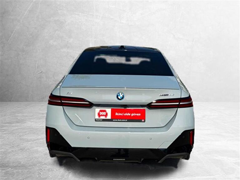 BMW I5