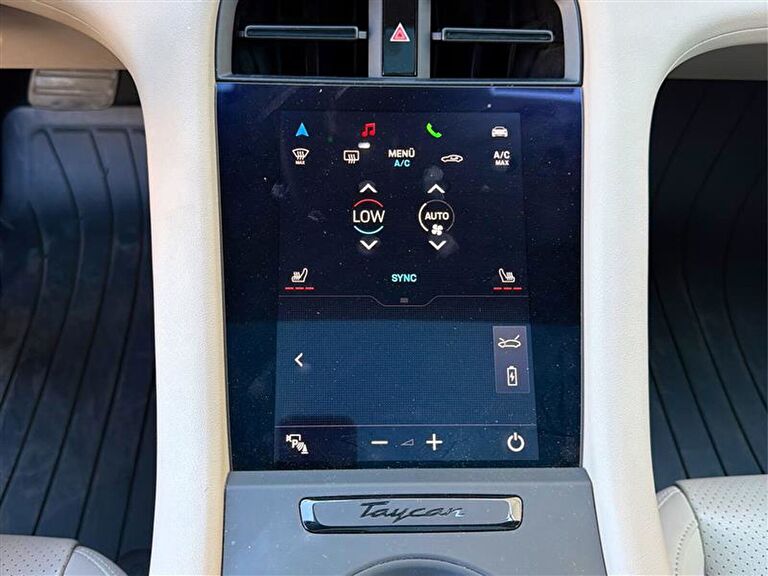 PORSCHE TAYCAN