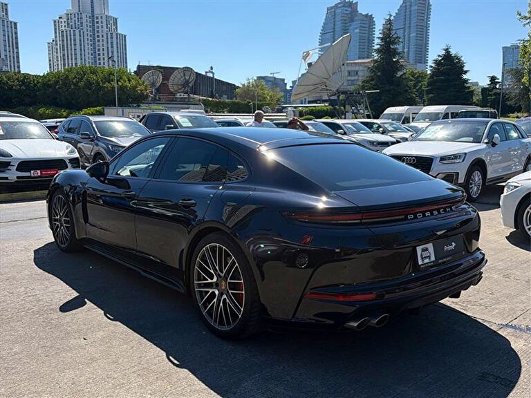 PORSCHE PANAMERA