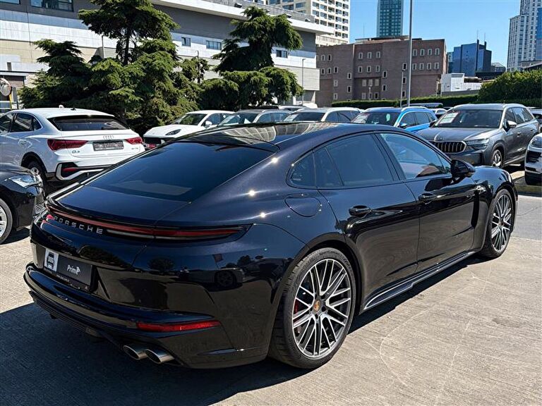 PORSCHE PANAMERA