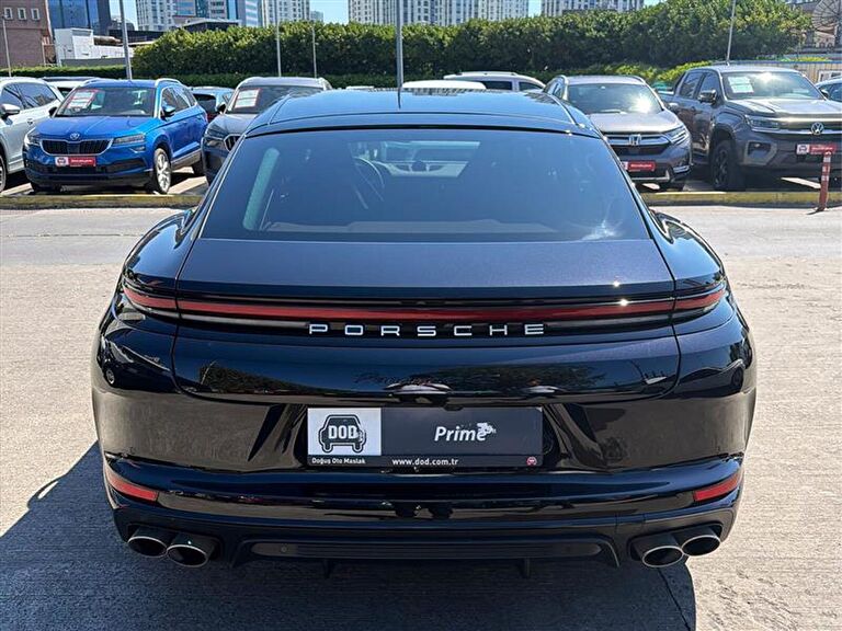 PORSCHE PANAMERA