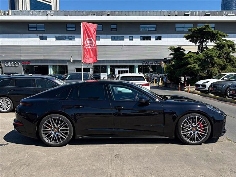 PORSCHE PANAMERA
