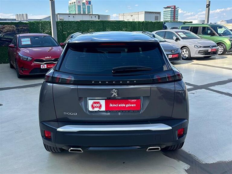 PEUGEOT 2008