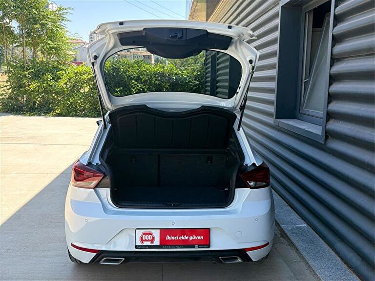 SEAT IBIZA
