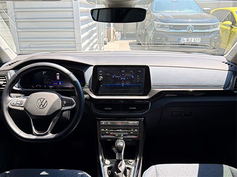 VOLKSWAGEN T-CROSS