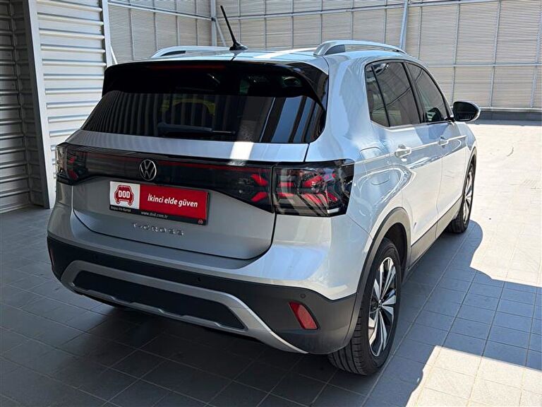 VOLKSWAGEN T-CROSS