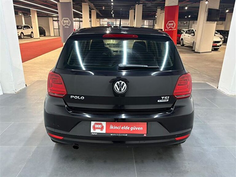 VOLKSWAGEN POLO