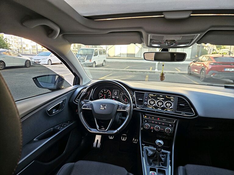 SEAT LEON