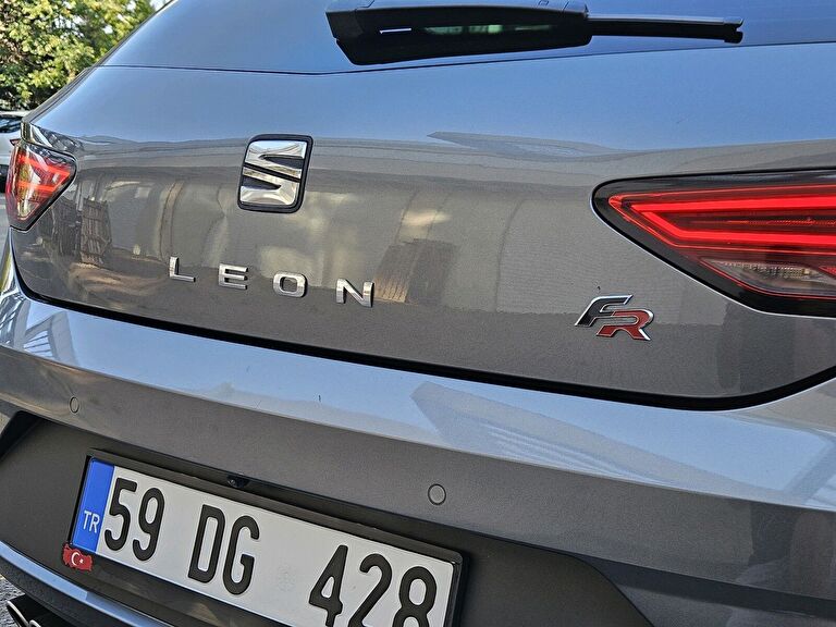 SEAT LEON