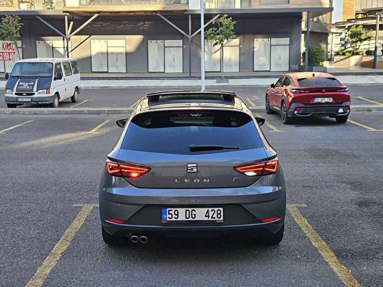SEAT LEON