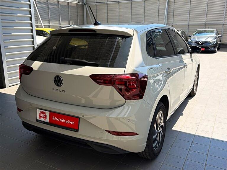 VOLKSWAGEN POLO