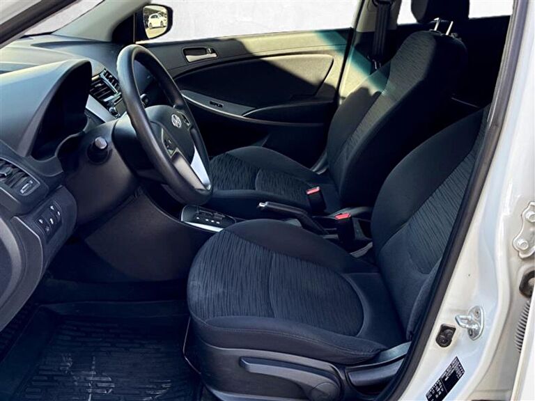 HYUNDAI ACCENT BLUE