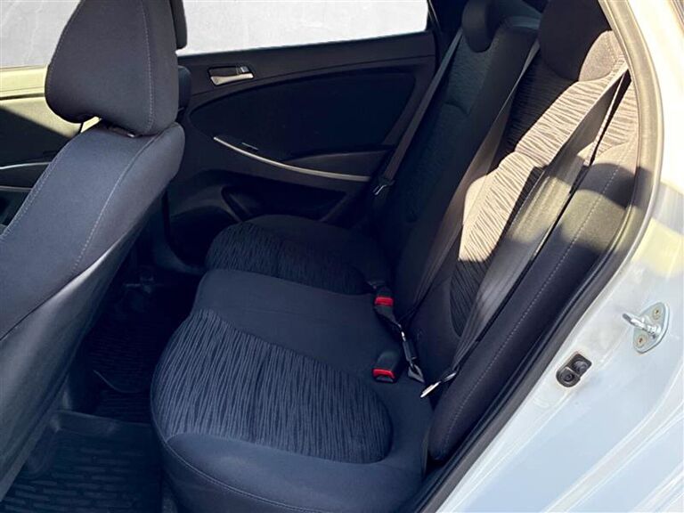 HYUNDAI ACCENT BLUE