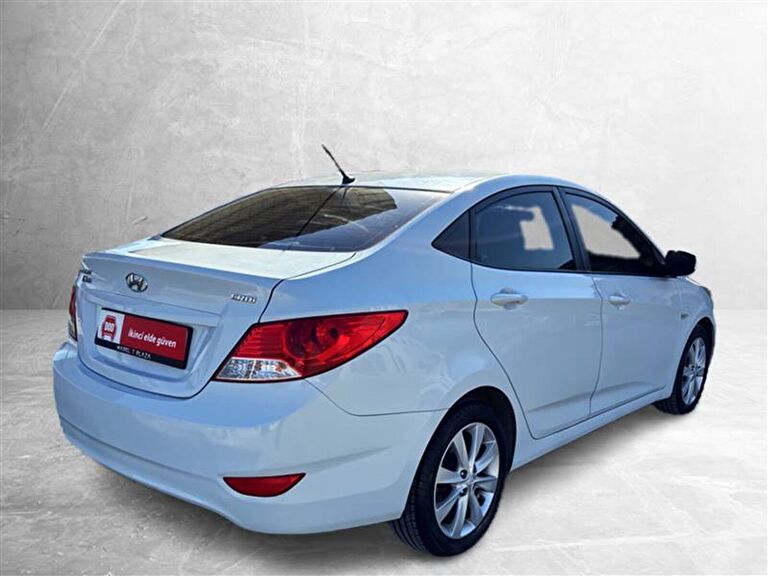 HYUNDAI ACCENT BLUE
